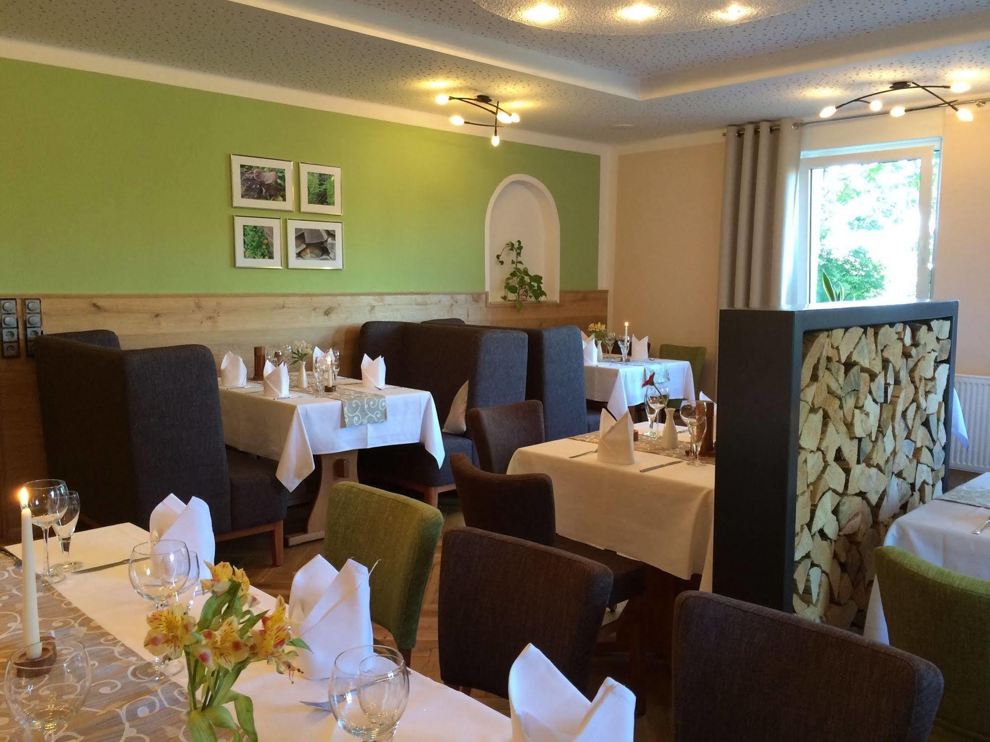 Hotel Restaurant Zwergschloesschen Gera Dış mekan fotoğraf